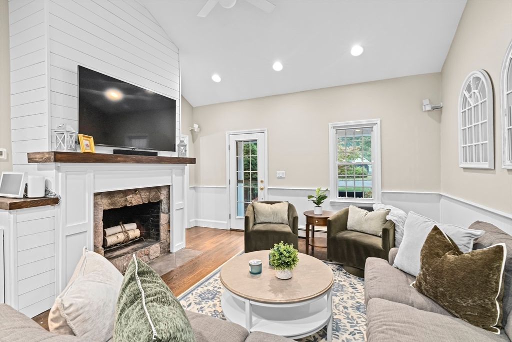 Fireplace, Interior, Living room, Recessed Lighting, Wood Texture Flooring