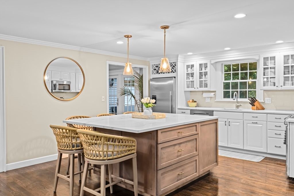Interior, Kitchen, Pendant Lights, Recessed Lighting, Wood Texture Flooring