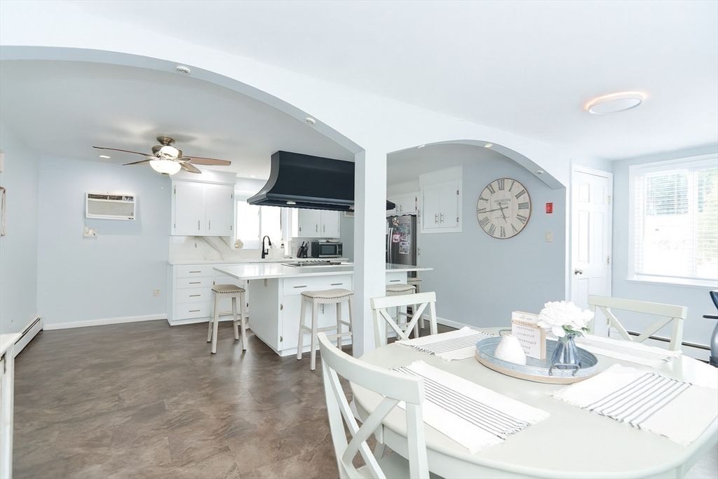 Dining room, Interior, Kitchen, Recessed Lighting