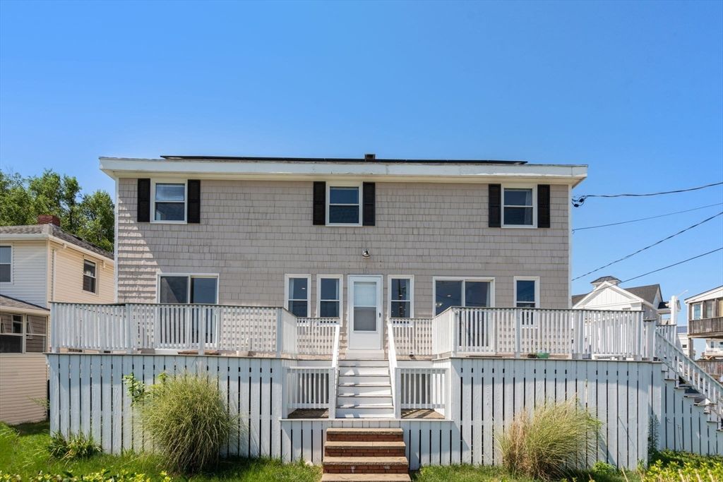 Exterior, Facade, American Foursquare