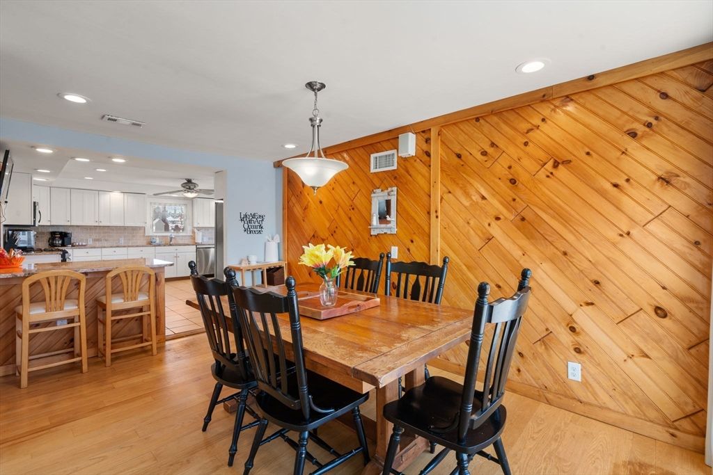 Dining room, Interior, Kitchen, Pendant Lights, Recessed Lighting, Wood Texture Flooring, Wooden Walls