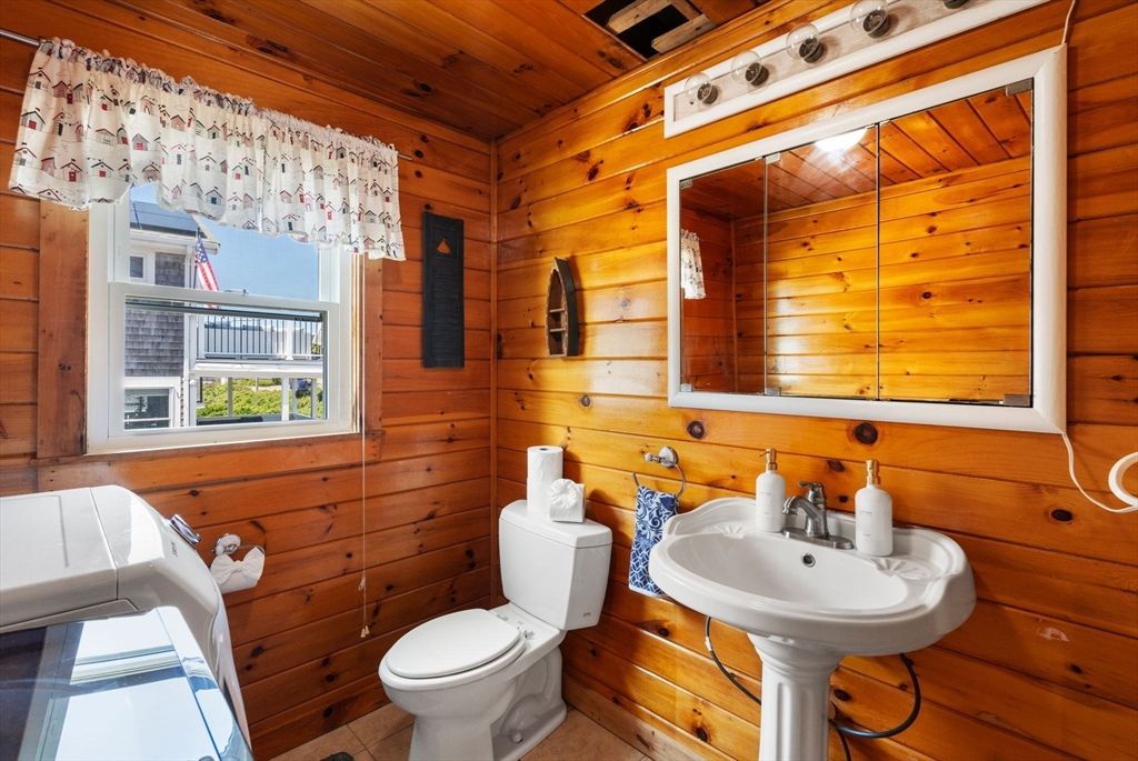 Bathroom, Interior, Wooden Ceilings, Wooden Walls