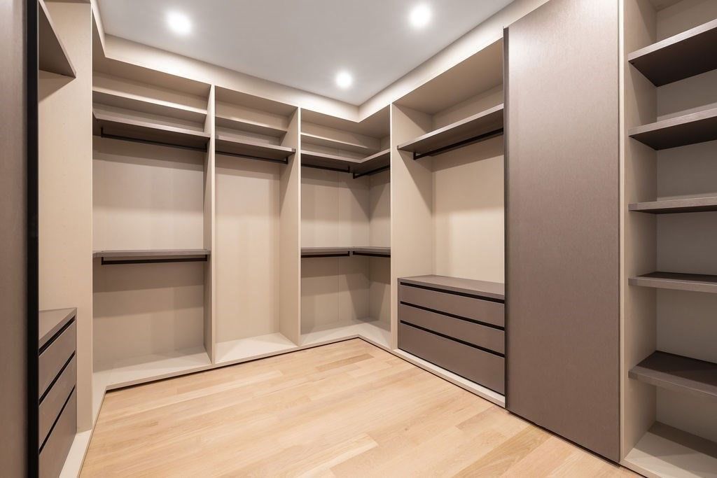 Interior, Recessed Lighting, Walk-in Closets, Wood Texture Flooring