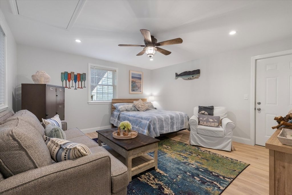 Bedroom, Interior, Living room, Recessed Lighting, Wood Texture Flooring