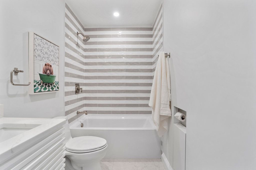 Bathroom, Interior, Marble, Recessed Lighting