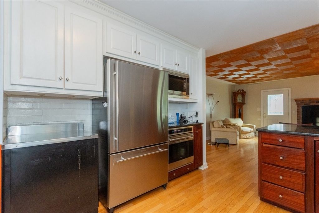 Interior, Kitchen, Living room, Stainless Steel Appliances, Wood Texture Flooring