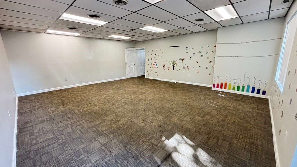 Empty room, Interior, Recessed Lighting