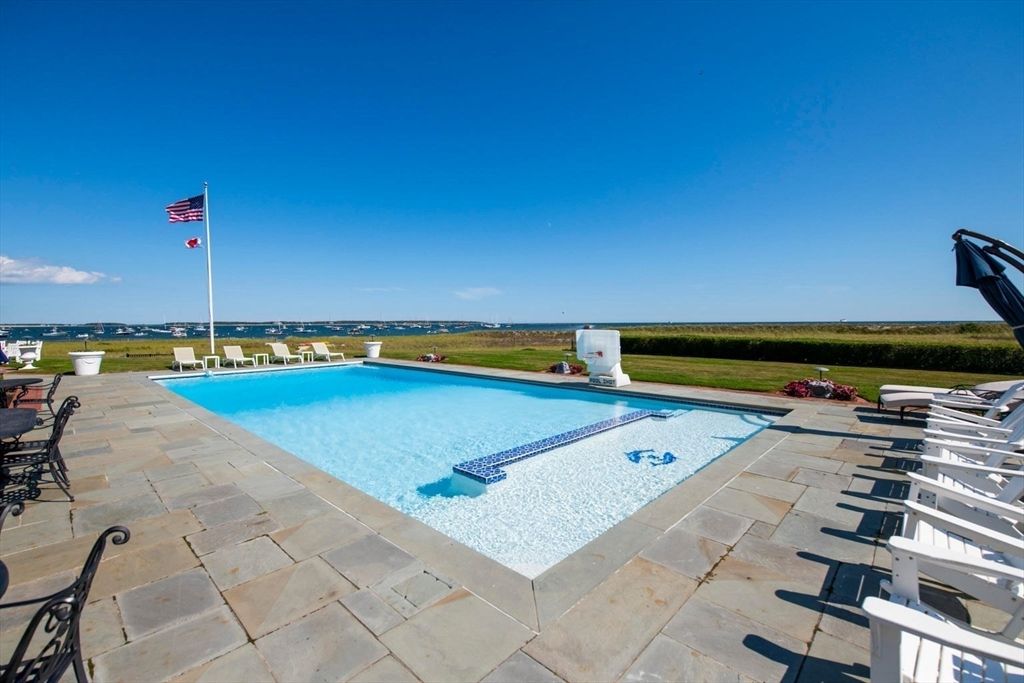 Exterior, Pool, Water