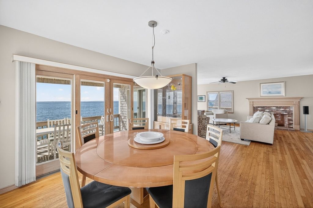 Dining room, Interior, Living room, Pendant Lights, Water, Wood Texture Flooring