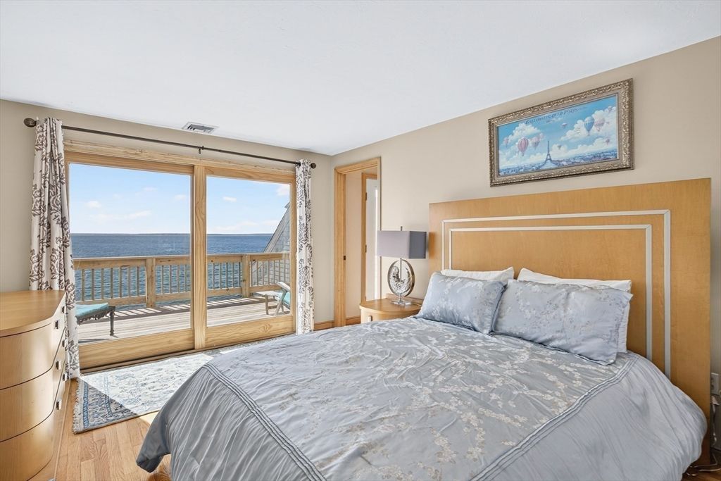 Bedroom, Interior, Water, Wood Texture Flooring