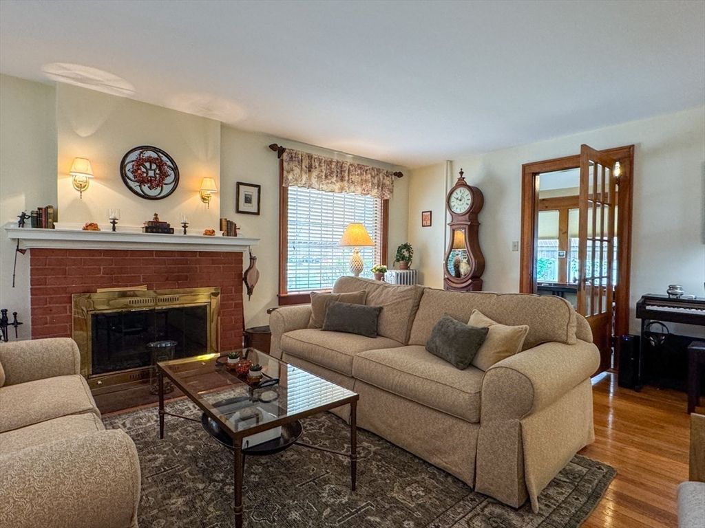 Fireplace, Interior, Living room, Piano, Wood Texture Flooring