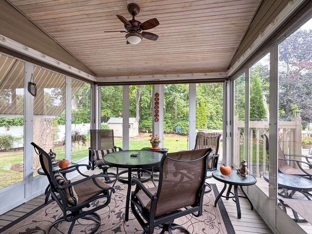 Interior, Sun Room, Wooden Ceilings, Wood Texture Flooring