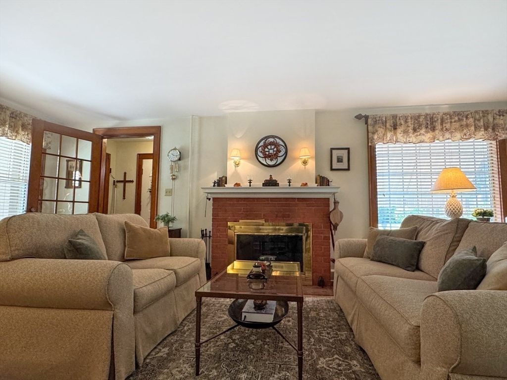 Fireplace, Interior, Living room