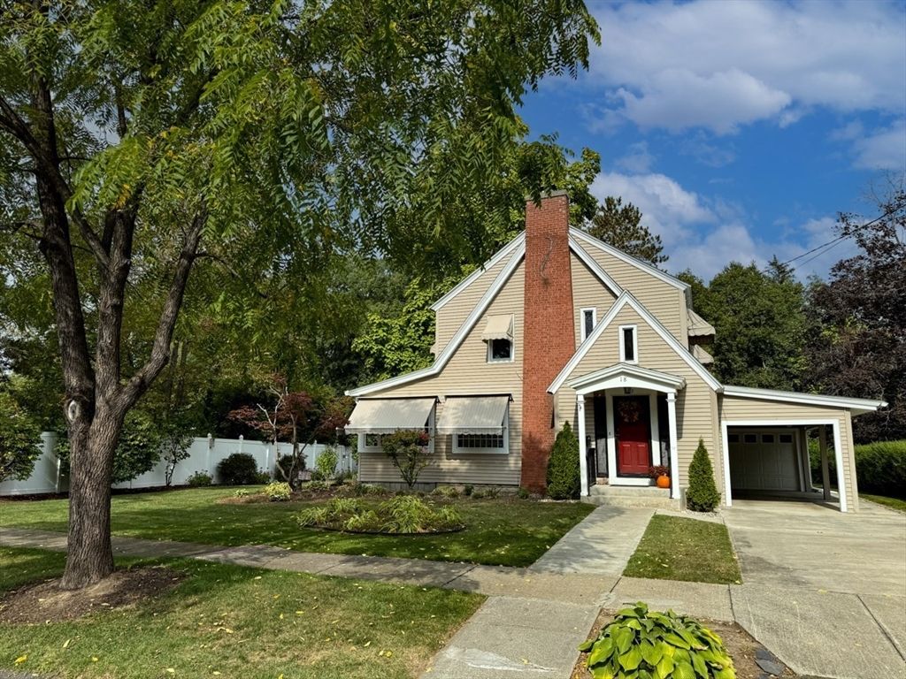 Attached, Backyard, Exterior, Facade, Brick Facade, Tudor Revival