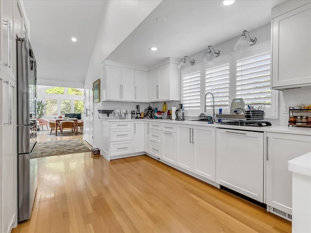 Dining room, Interior, Kitchen, Recessed Lighting, Wood Texture Flooring