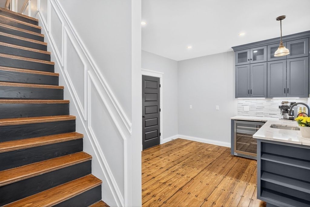 Interior, Kitchen, Pendant Lights, Recessed Lighting, Wood Texture Flooring