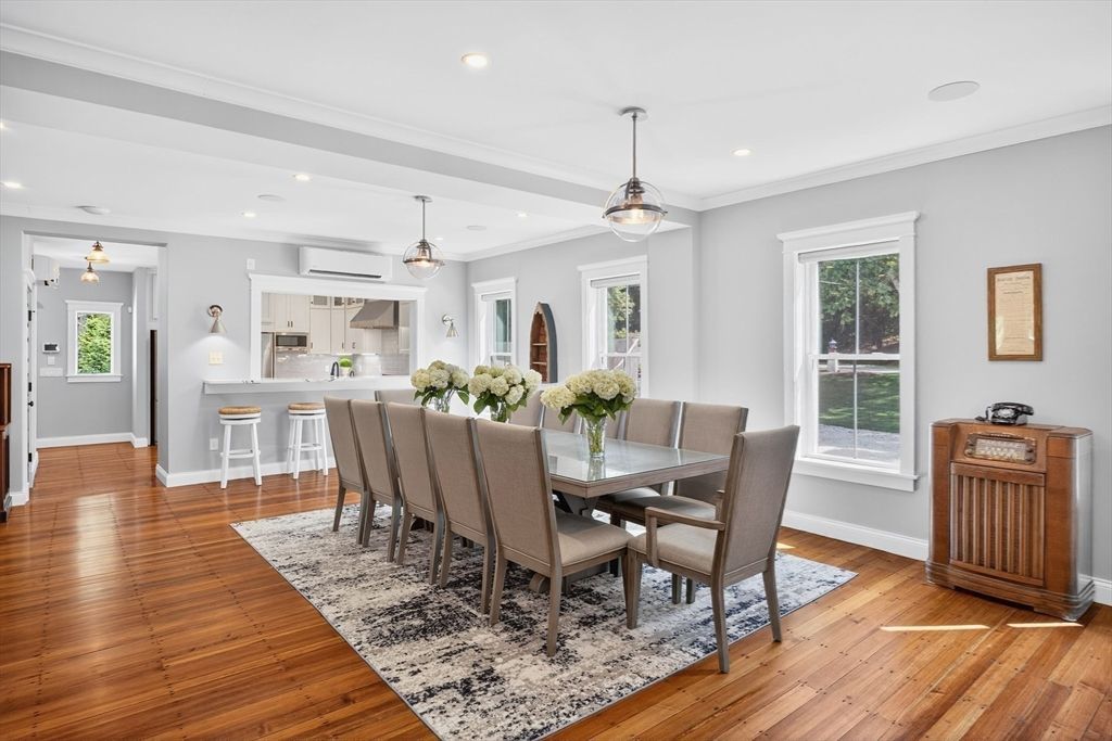 Dining room, Interior, Kitchen, Pendant Lights, Recessed Lighting, Wood Texture Flooring
