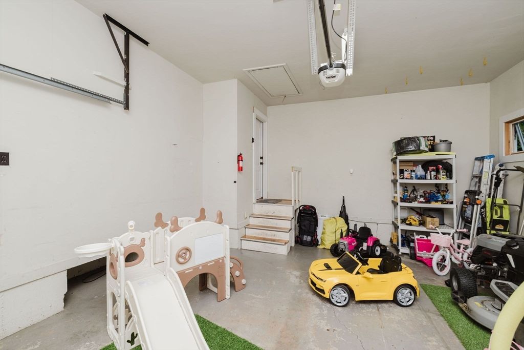 Garage, Interior