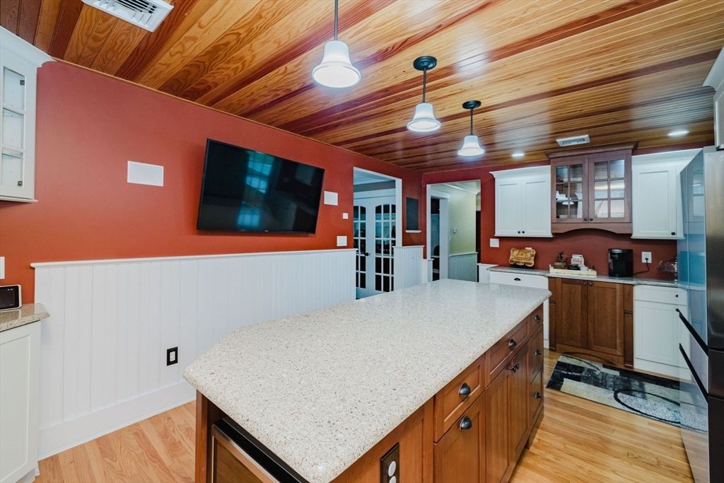 Interior, Kitchen, Pendant Lights, Recessed Lighting, Wooden Ceilings, Wood Texture Flooring