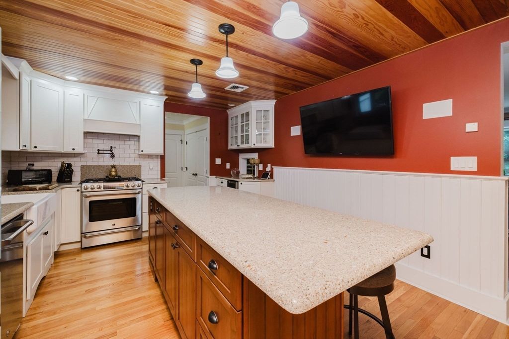 Interior, Kitchen, Pendant Lights, Stainless Steel Appliances, Wooden Ceilings, Wood Texture Flooring