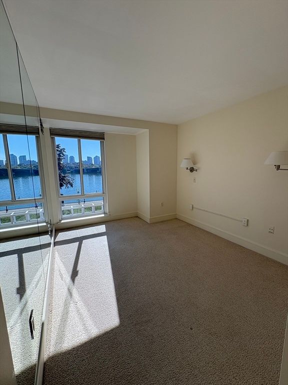 Empty room, Interior, Water