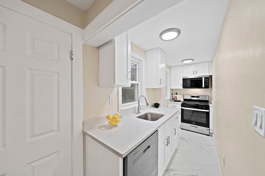 Interior, Kitchen, Marble, Recessed Lighting, Stainless Steel Appliances