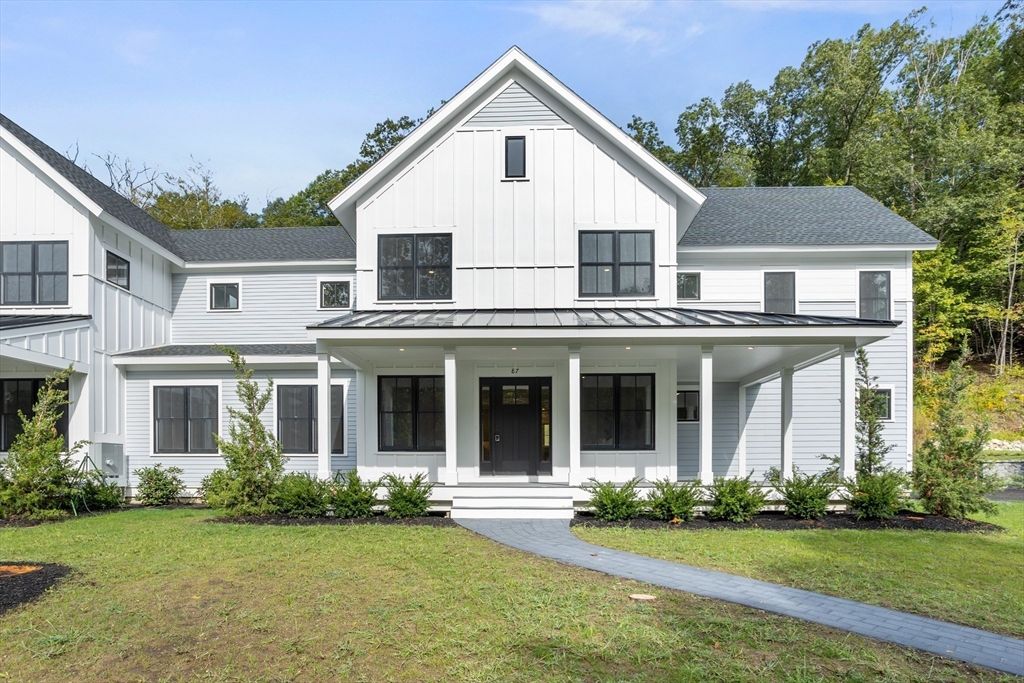 Exterior, Facade, Farmhouse