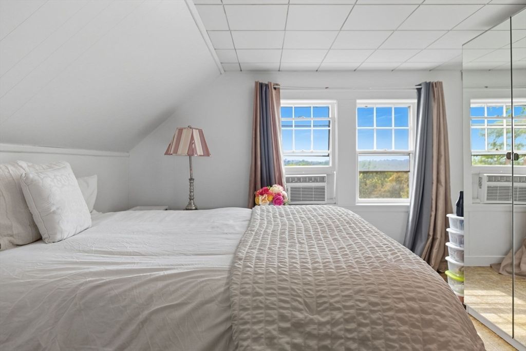 Bedroom, Interior, Water