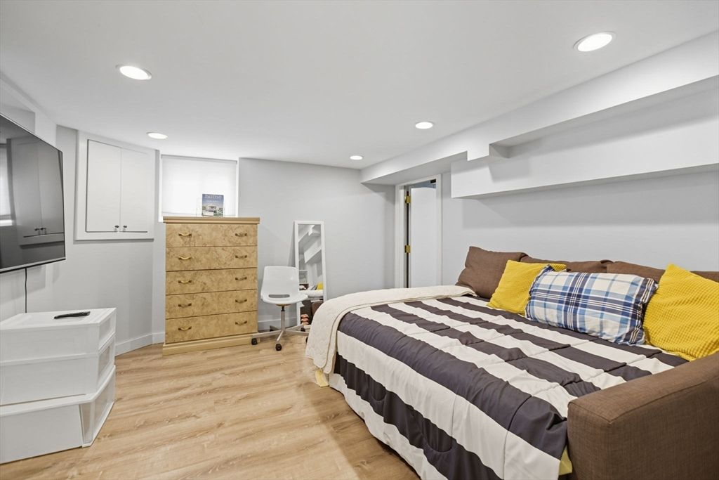 Bedroom, Home Office, Interior, Recessed Lighting, Wood Texture Flooring
