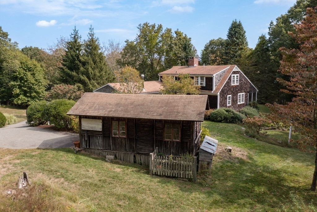 Backyard, Exterior, Facade, Log Home