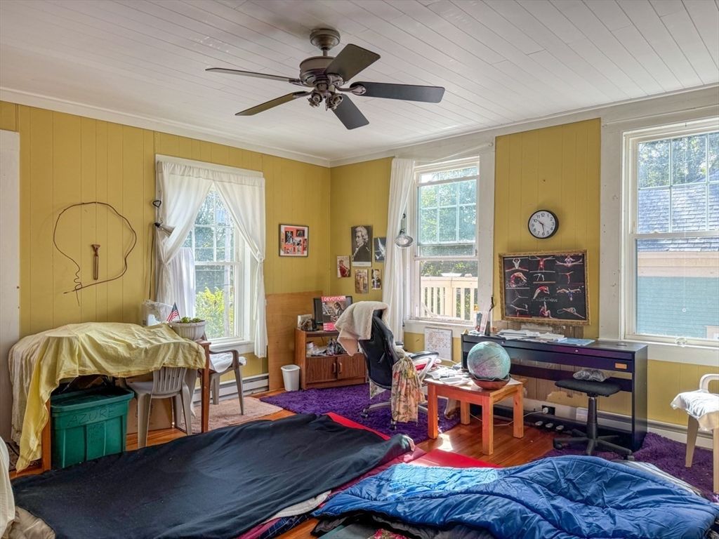 Bedroom, Interior, Water