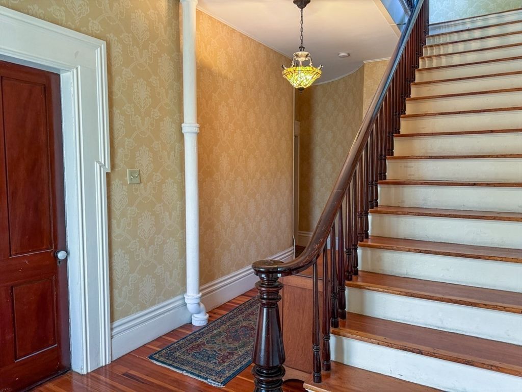 Interior, Pendant Lights, Wood Texture Flooring