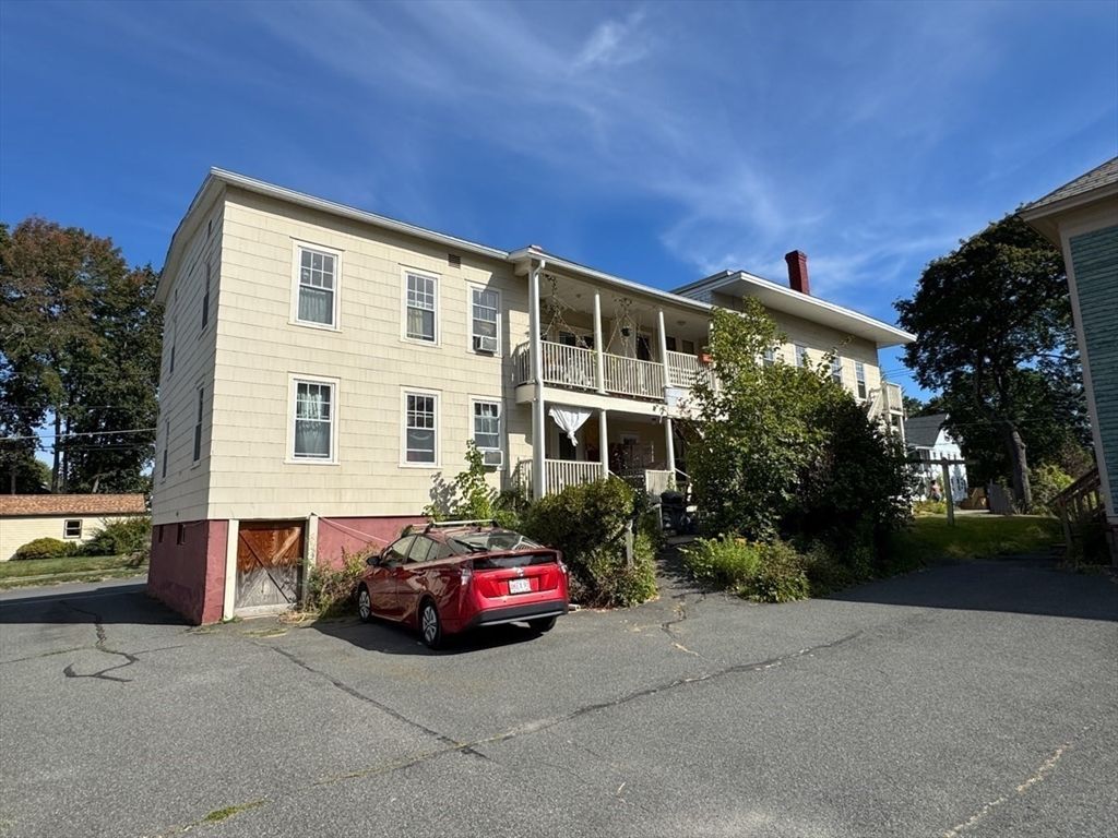 Exterior, Facade, Condo Building