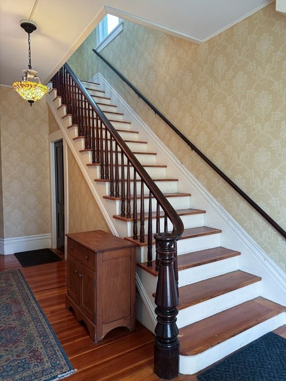 Interior, Pendant Lights, Wood Texture Flooring