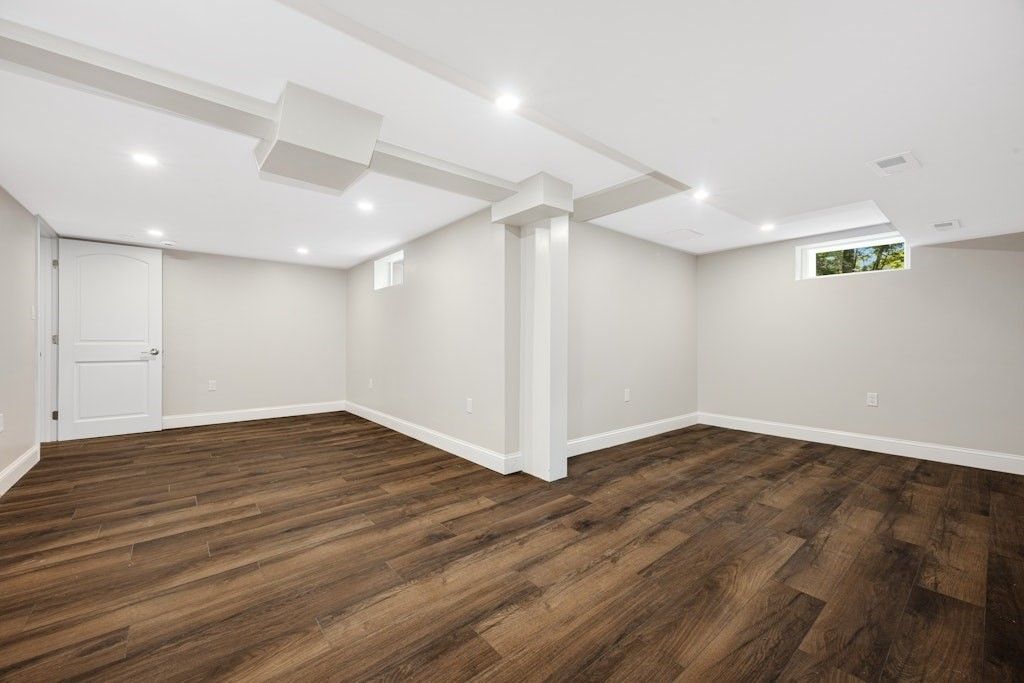 Empty room, Interior, Recessed Lighting, Wood Texture Flooring