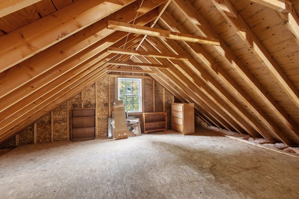 Empty room, Interior, Wooden Beams, Wooden Ceilings