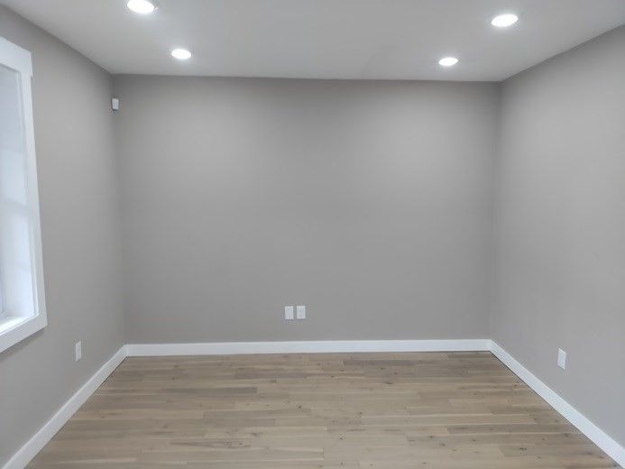 Empty room, Interior, Recessed Lighting, Wood Texture Flooring