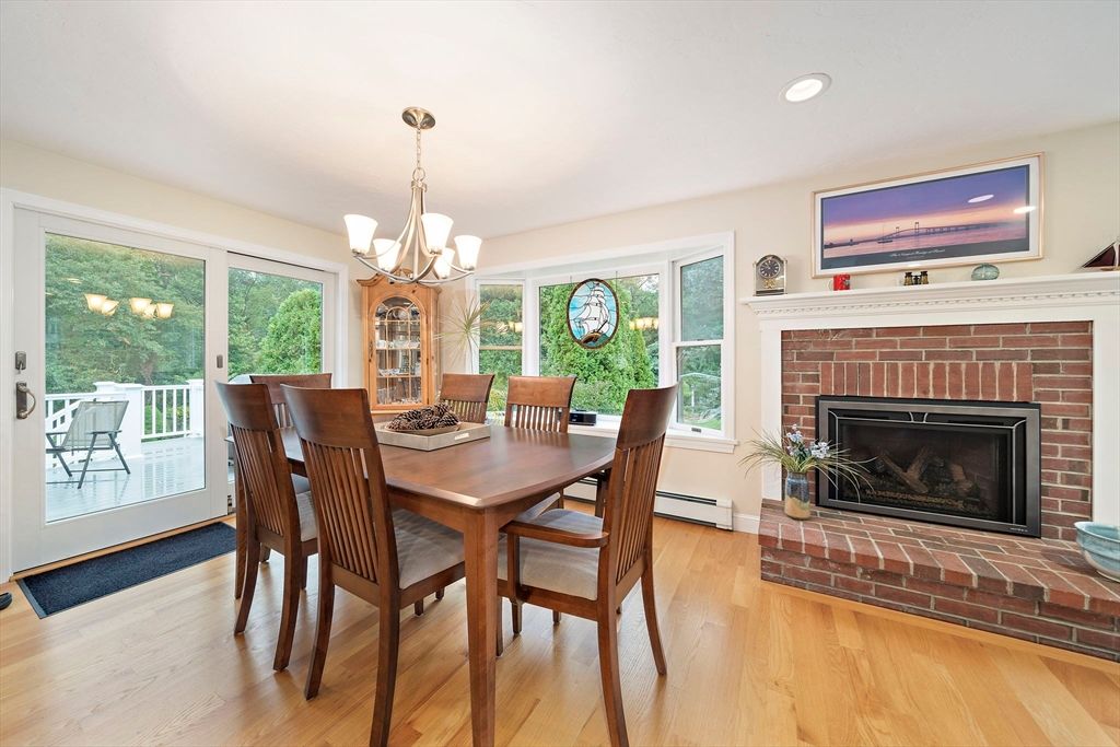 Chandelier, Dining room, Fireplace, Interior, Recessed Lighting, Wood Texture Flooring