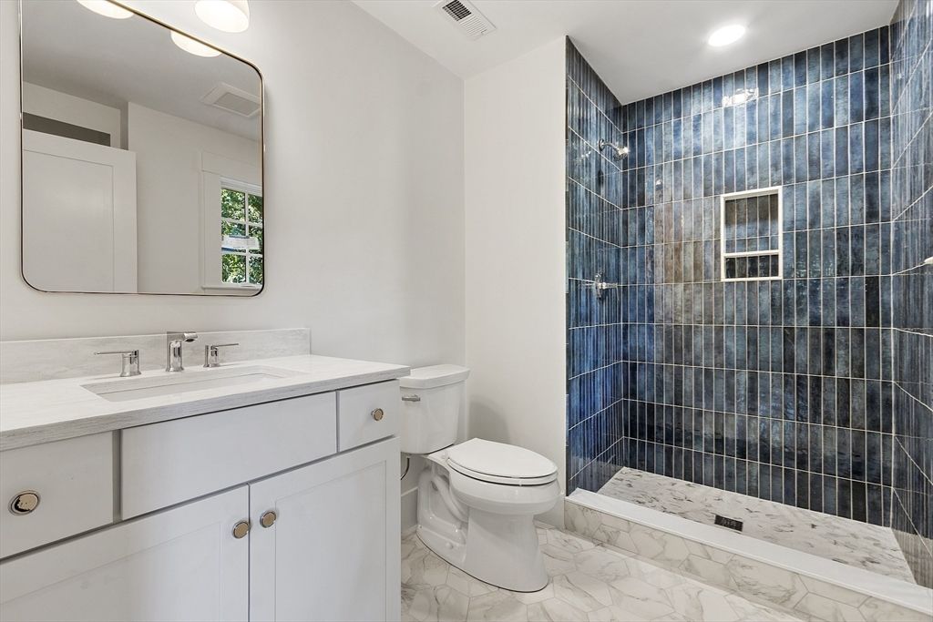 Bathroom, Interior, Marble, Recessed Lighting