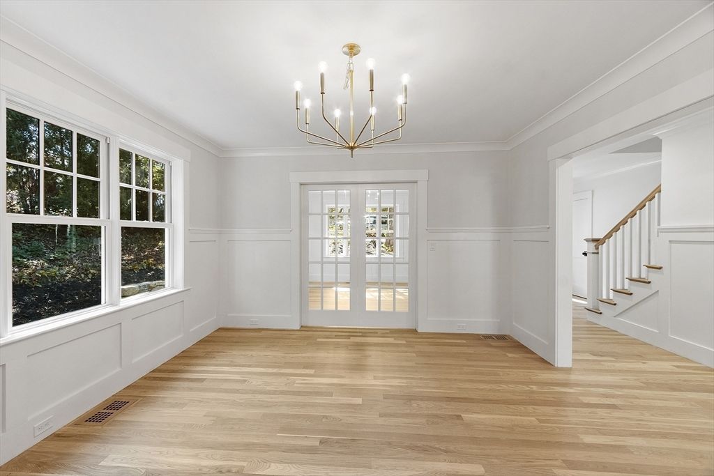 Chandelier, Empty room, Interior, Wood Texture Flooring