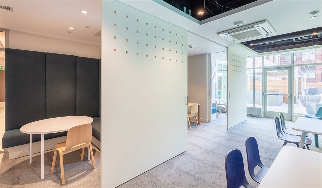 Dining room, Interior, Recessed Lighting