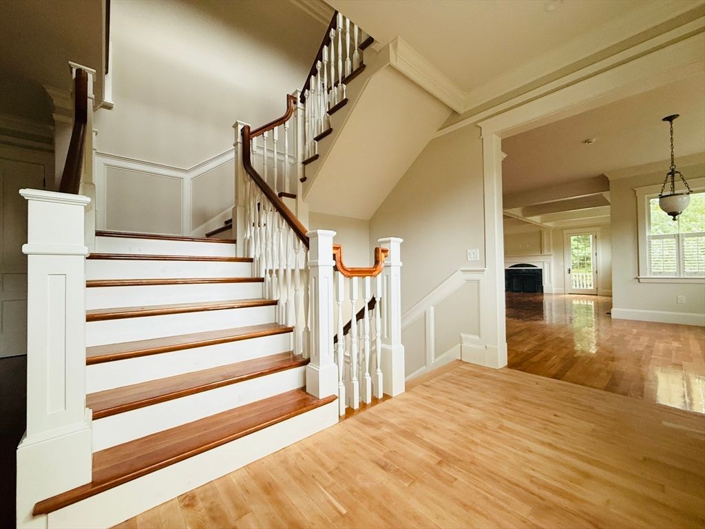 Interior, Pendant Lights, Wood Texture Flooring