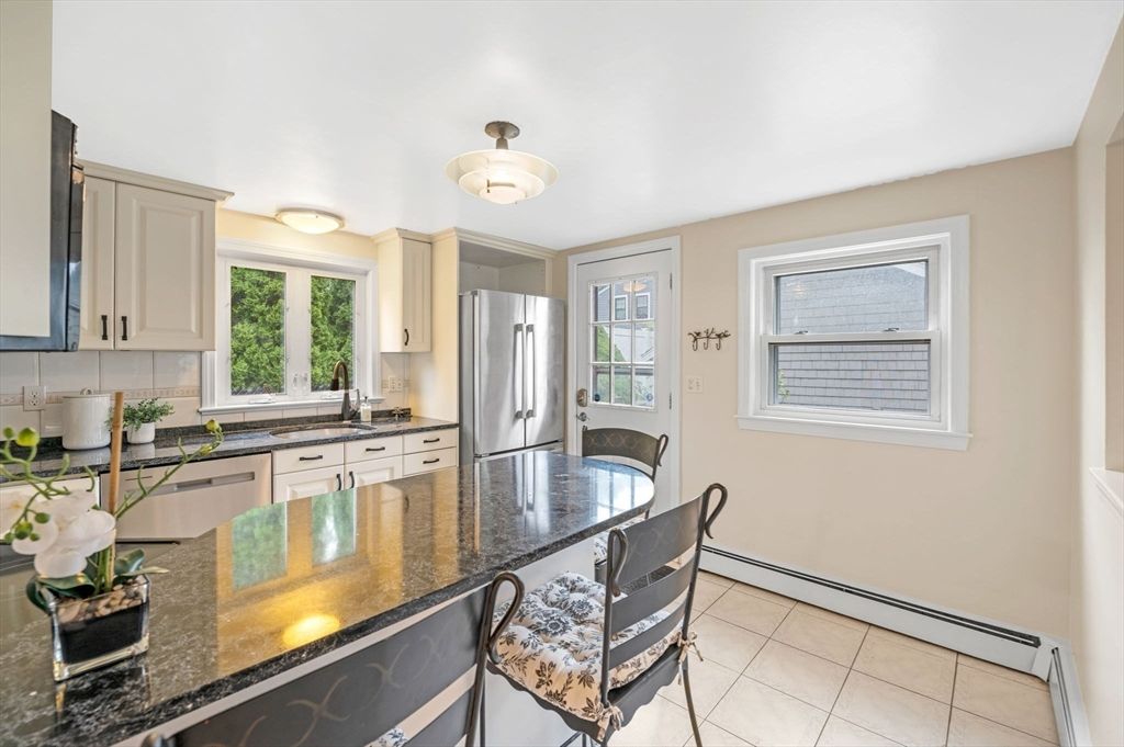 Dining room, Interior, Kitchen, Stainless Steel Appliances
