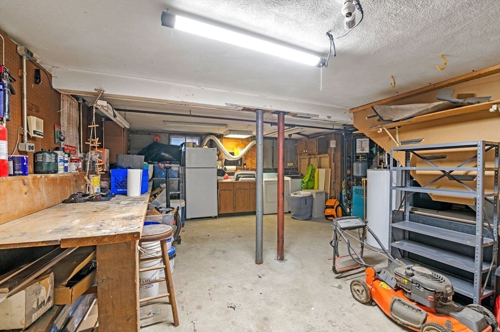 Garage, Interior