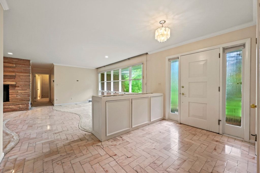 Chandelier, Empty room, Interior, Recessed Lighting, Wooden Walls