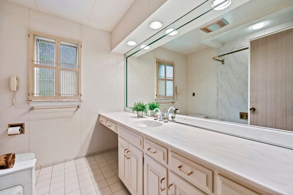 Bathroom, Interior, Marble Walls, Recessed Lighting