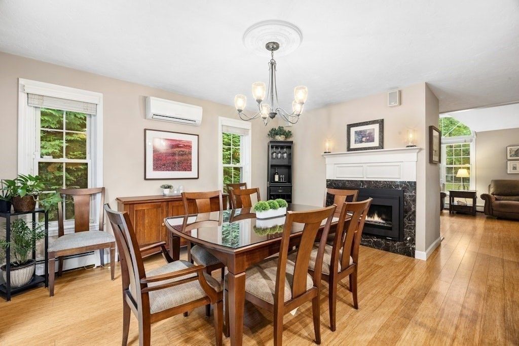 Chandelier, Dining room, Fireplace, Interior, Wood Texture Flooring