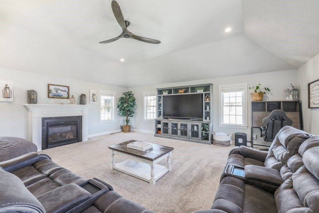 Fireplace, Interior, Living room, Recessed Lighting