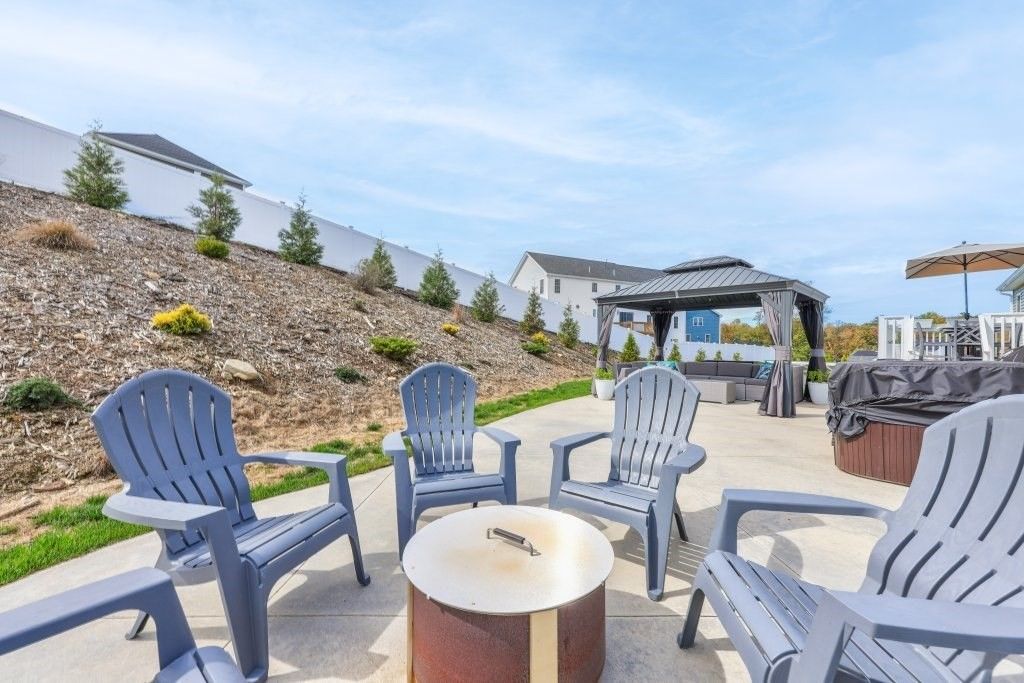 Backyard, Exterior, Hot Tub