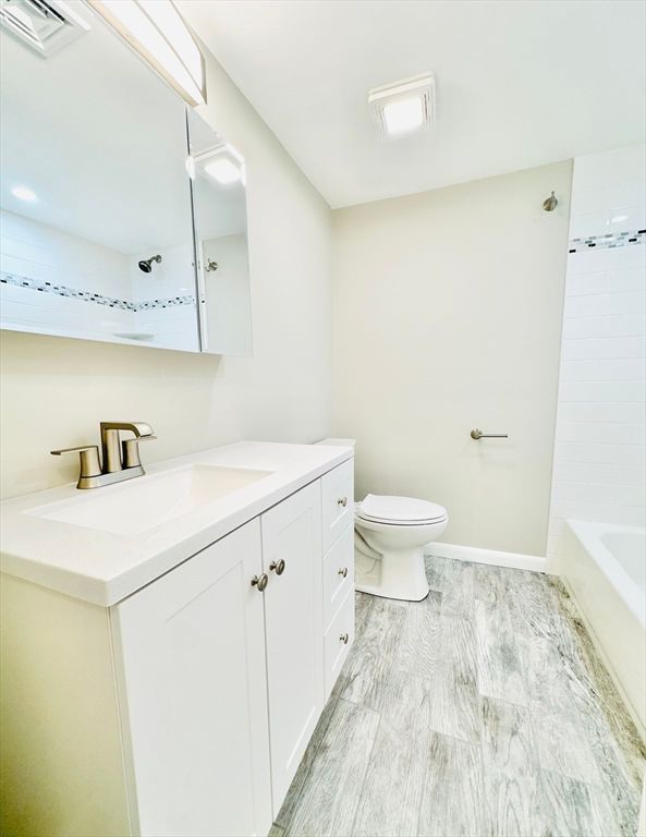 Bathroom, Dual Sink Vanities, Interior, Marble, Recessed Lighting